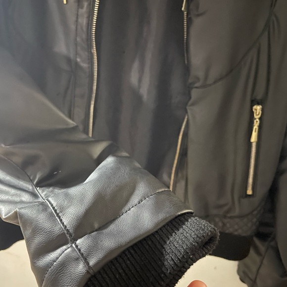 Jacket - Picture 5 of 6